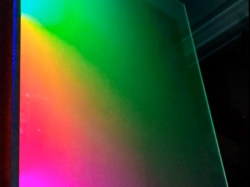 导光玻璃：艺术中的光与影之舞