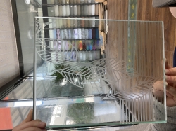 酸蚀雕刻技术：玻璃中的无限创意