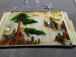 玻璃的艺术之美：雕刻玻璃在建筑与创作中的璀璨应用