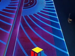 光影交融：激光内雕玻璃与传统艺术玻璃的和谐共舞